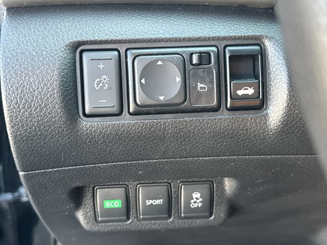 Used 2016 Nissan Sentra SR FWD image 31