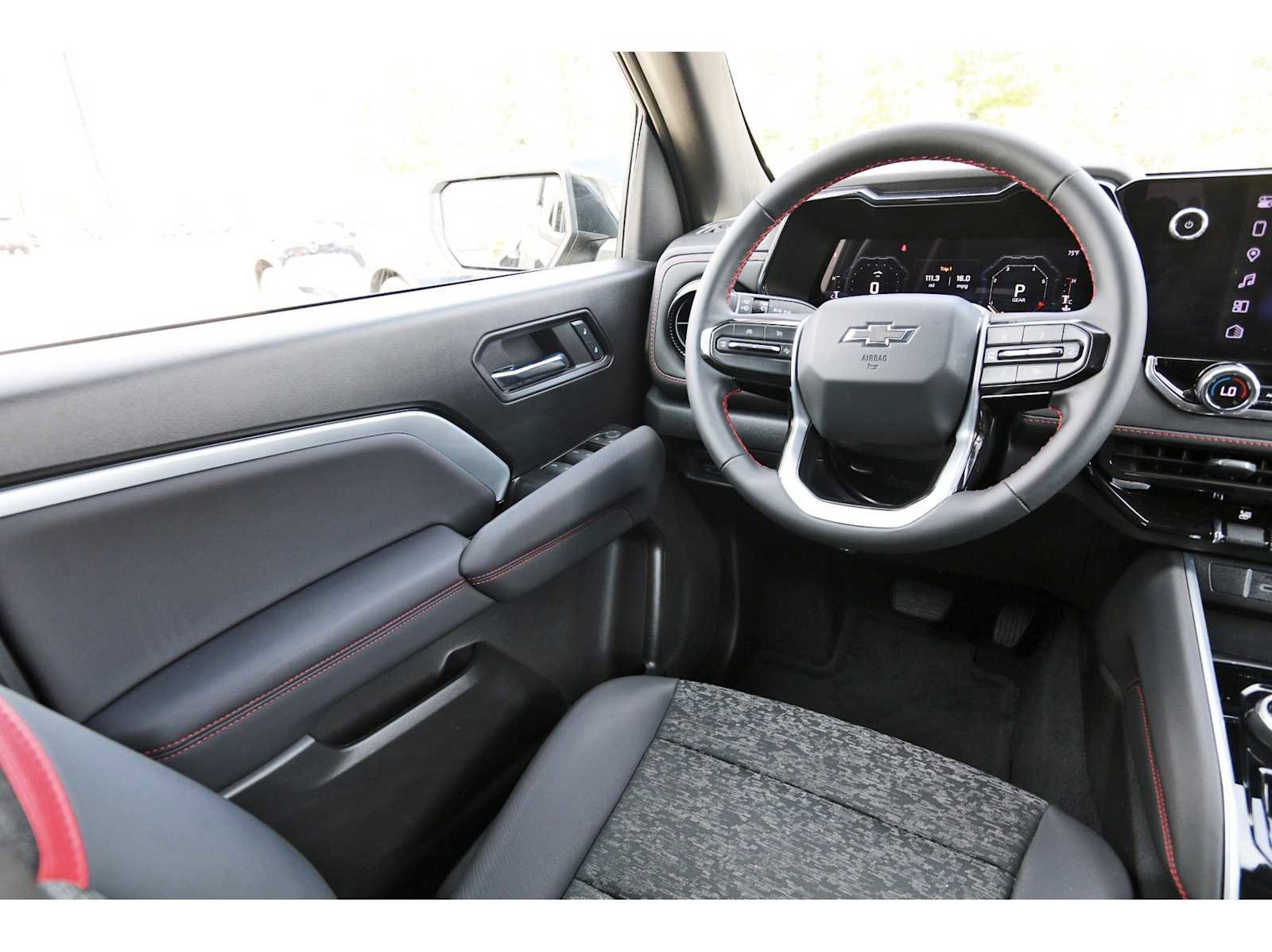 Used 2024 Chevrolet Colorado Z71 w/ Z71 Convenience Package 2 image 6