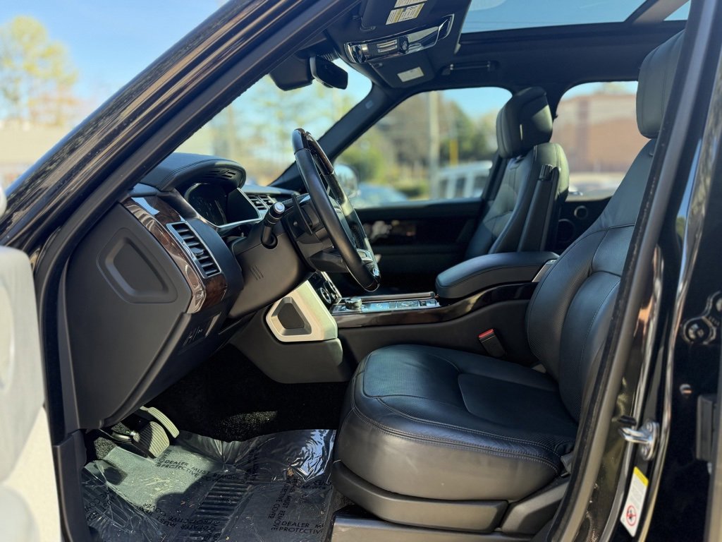 Used 2019 Land Rover Range Rover Supercharged image 25