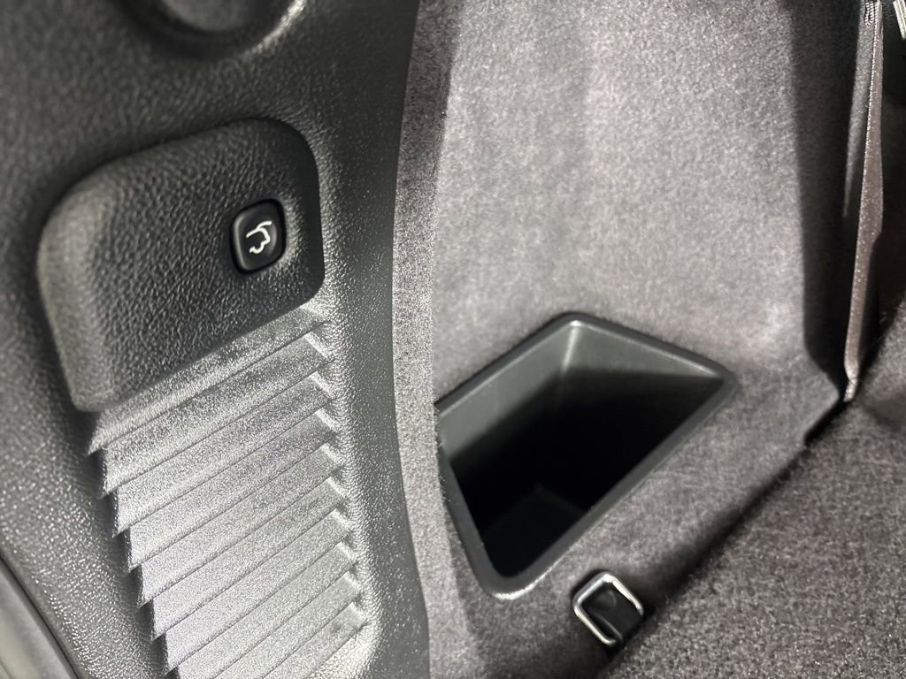 Used 2023 Dodge Durango GT image 23