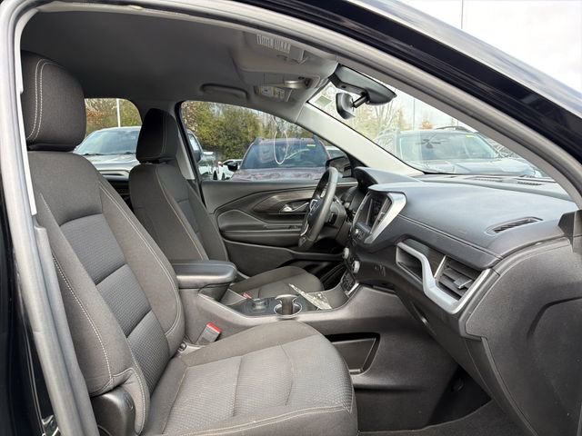 Used 2022 GMC Terrain SLE w/ Elevation Edition image 13