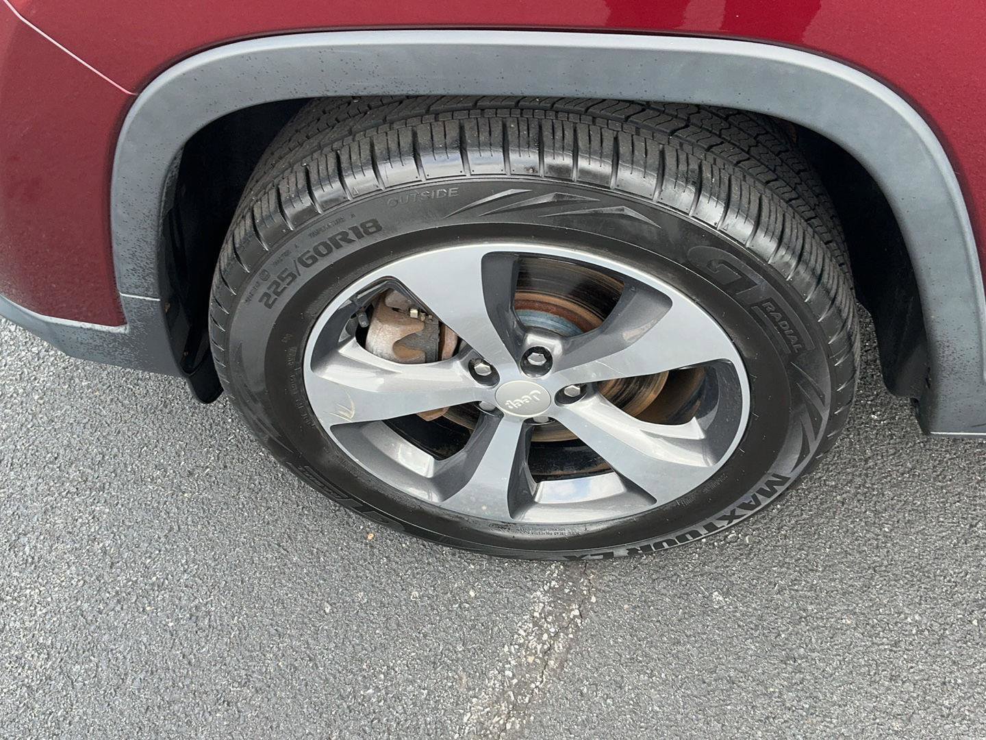 Used 2019 Jeep Cherokee Limited image 12