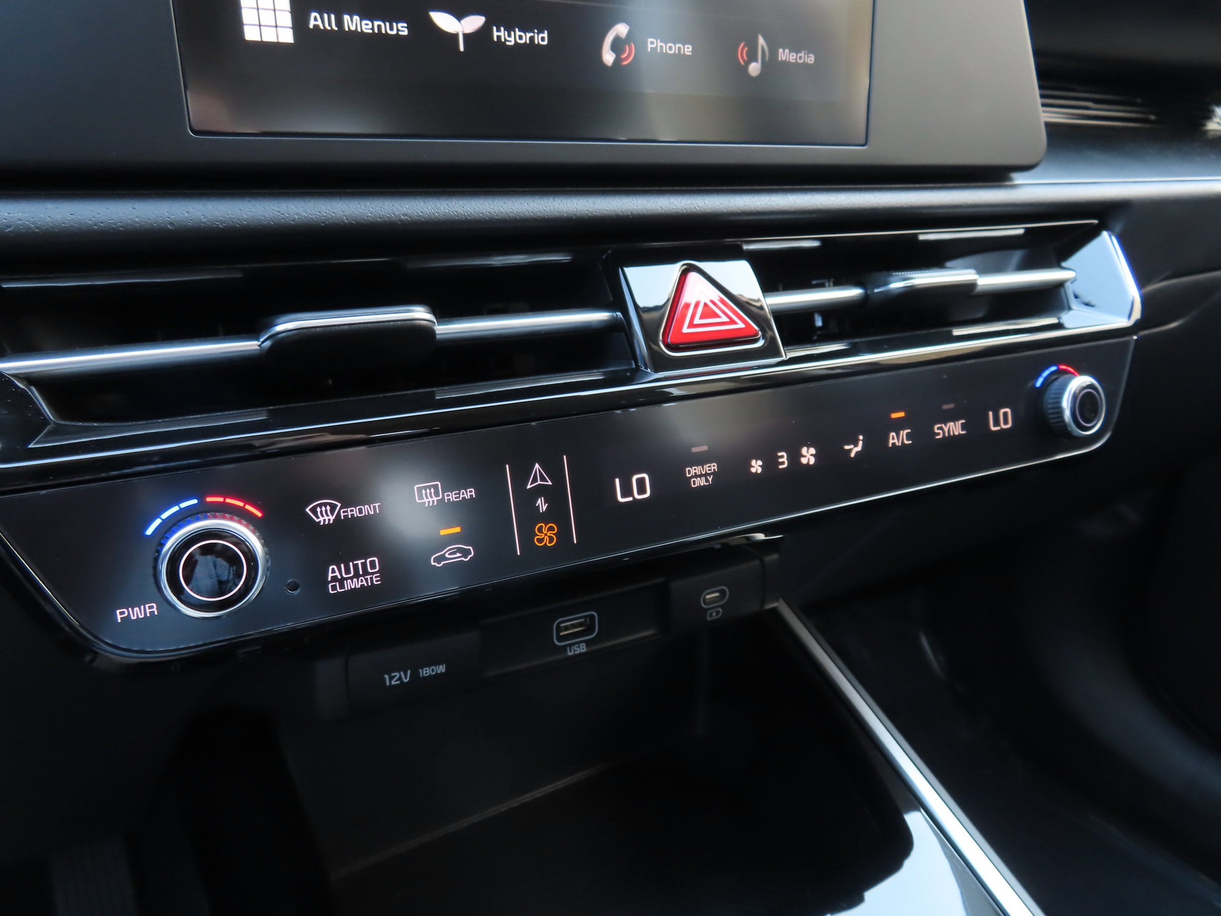 Used 2025 Kia Niro LX image 27