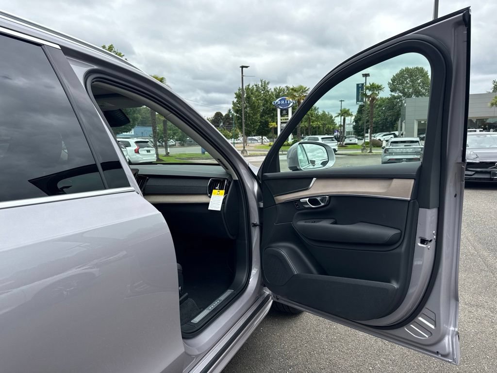 New 2026 Volvo XC90 B6 Plus w/ Protection Package AWD/4WD image 19
