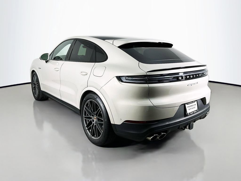Used 2025 Porsche Cayenne S image 3