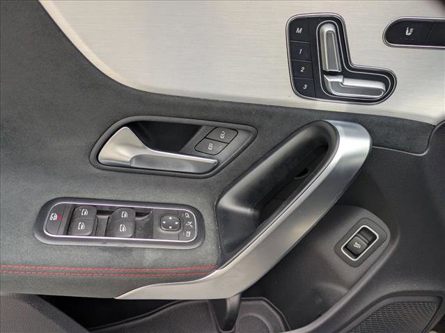 Used 2023 Mercedes-Benz CLA 250 image 11