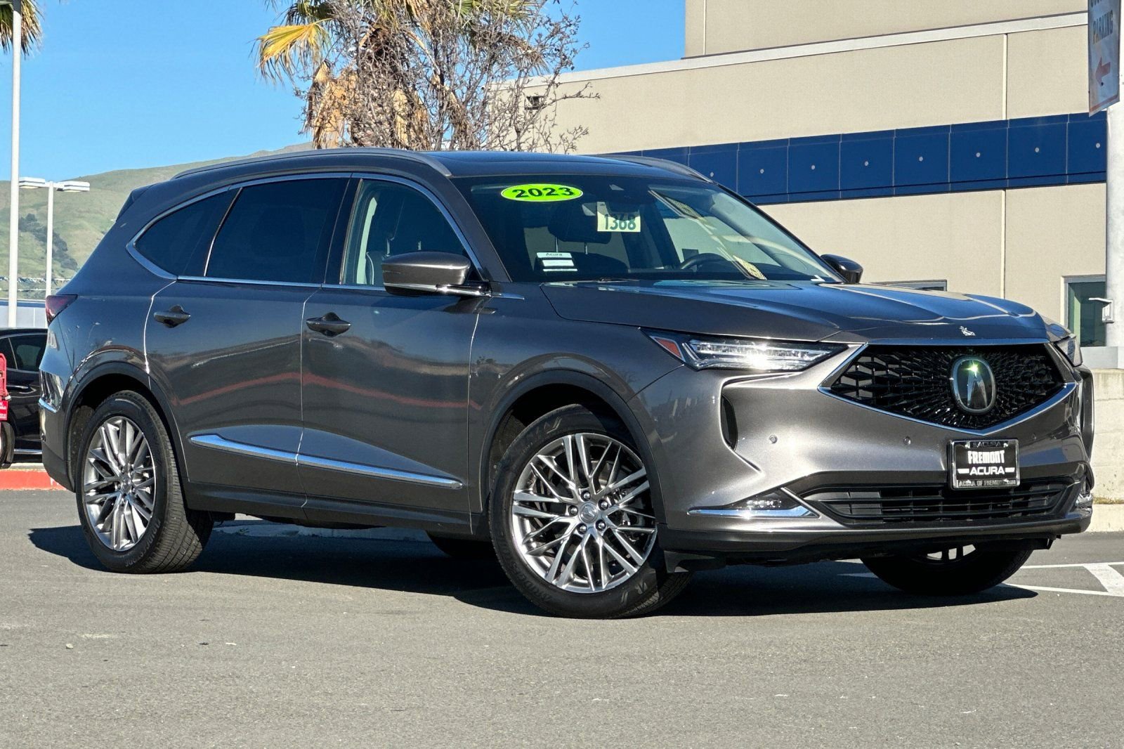 Used 2023 Acura MDX SH-AWD w/ Advance Package image 2