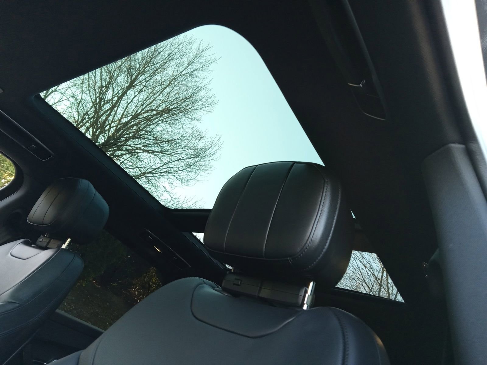 Used 2024 Land Rover Range Rover Sport SE image 11