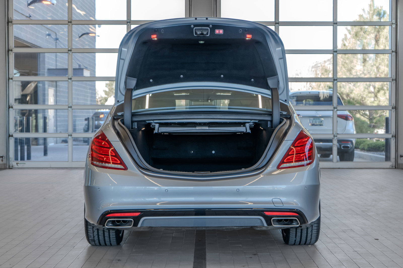 Used 2015 Mercedes-Benz S 550 Sedan image 16