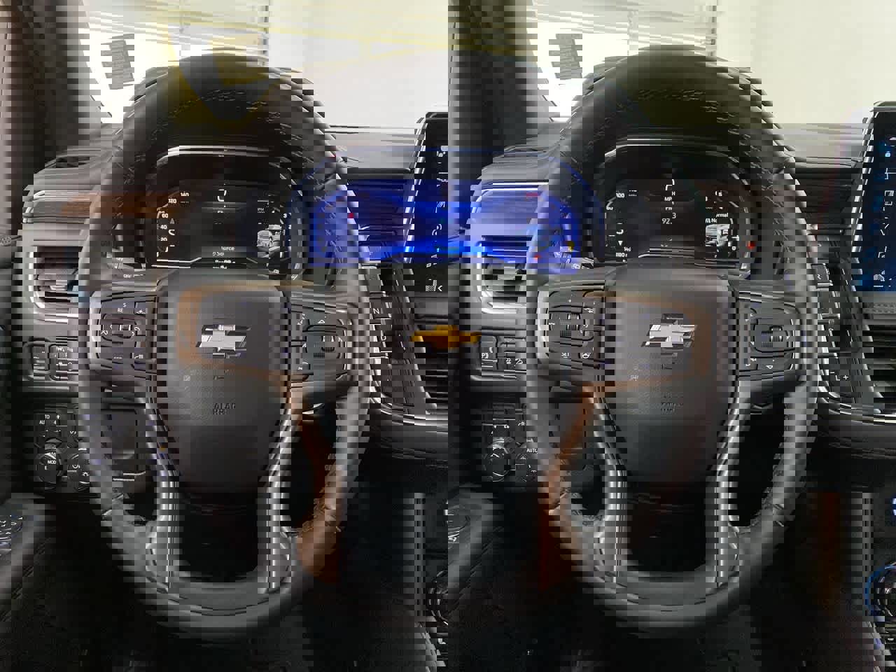 Used 2024 Chevrolet Tahoe High Country w/ Premium Package 2 image 20