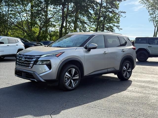 Used 2024 Nissan Rogue SL AWD/4WD image 8