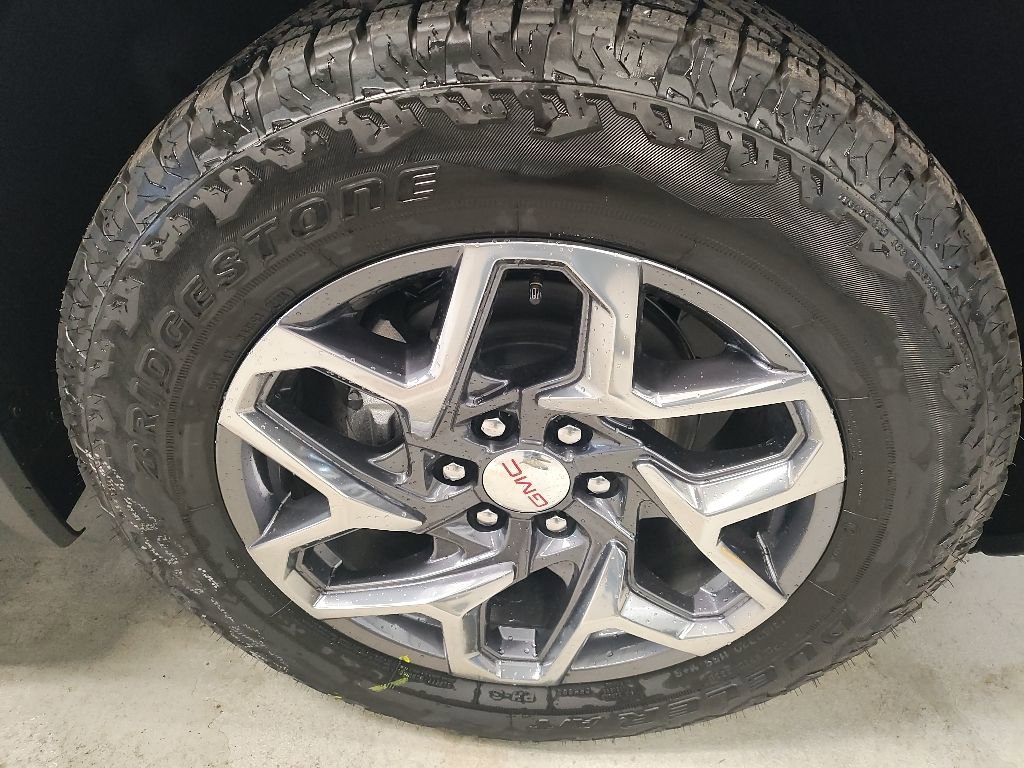 New 2026 GMC Sierra 1500 SLT AWD/4WD image 4