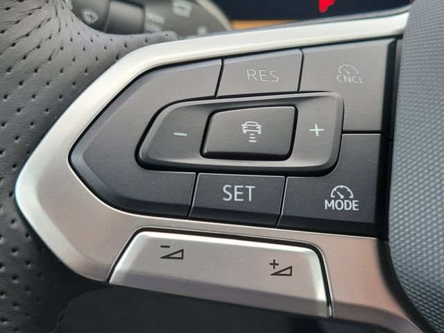 New 2026 Volkswagen Tiguan SEL R-Line AWD/4WD image 16
