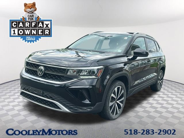 Used 2022 Volkswagen Taos SE w/ Panoramic Sunroof Package FWD image 1