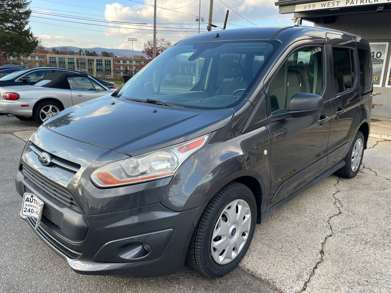 Used 2016 Ford Transit Connect XLT image 1