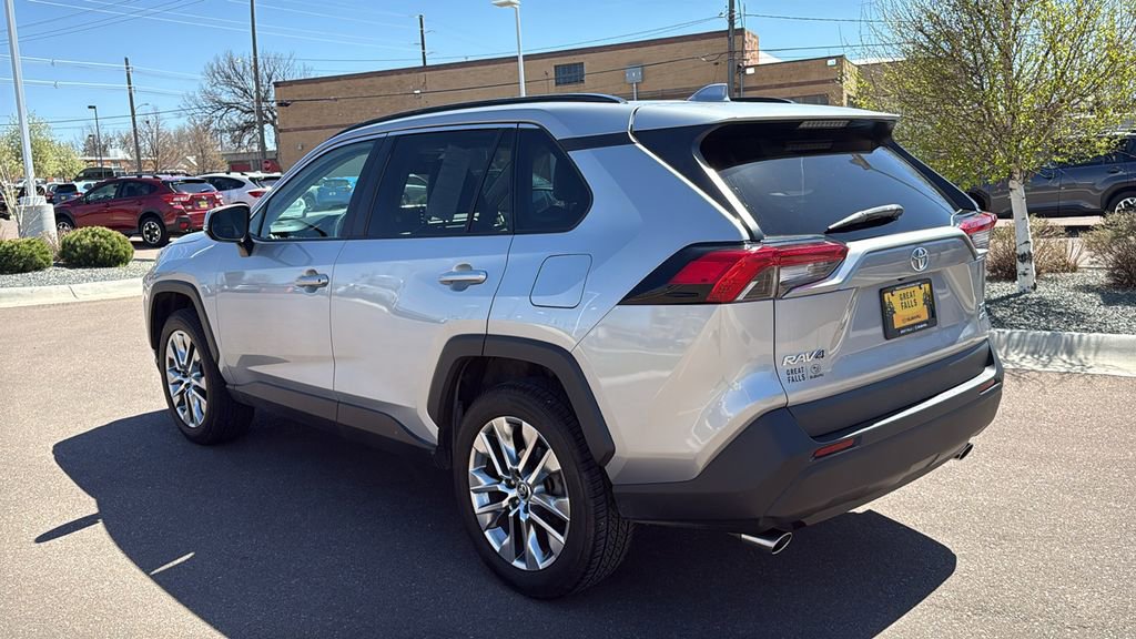 Used 2020 Toyota RAV4 XLE Premium AWD/4WD image 7
