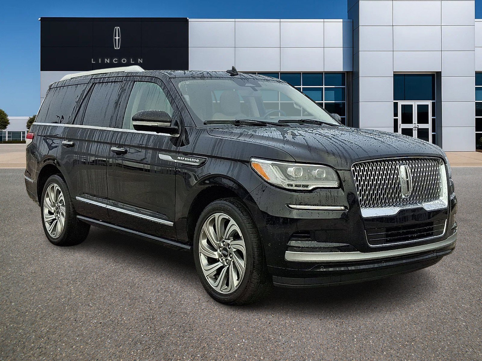 Certified 2024 Lincoln Navigator Reserve image 1