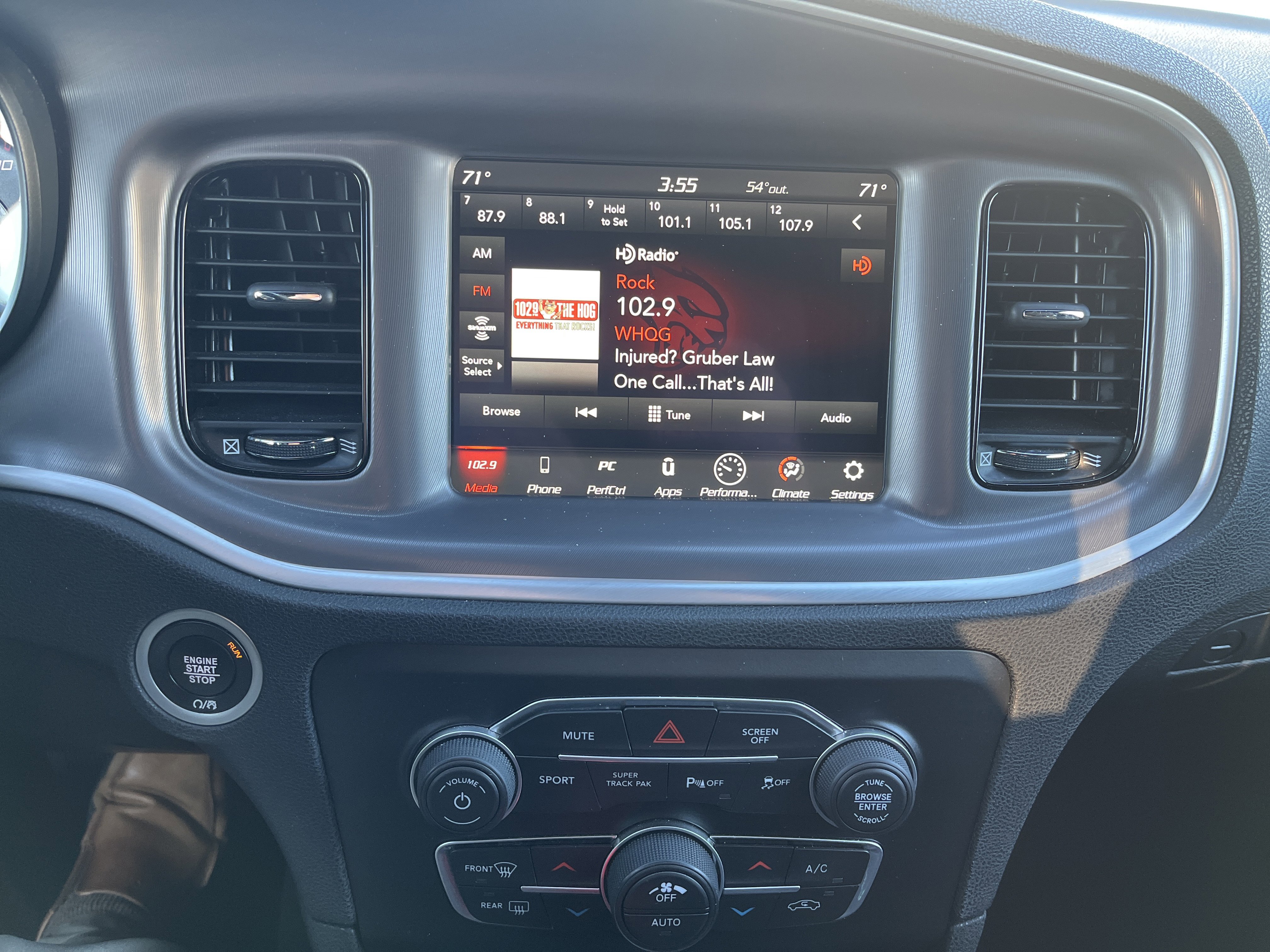 Used 2022 Dodge Charger R/T w/ Harman/Kardon Audio Group image 25