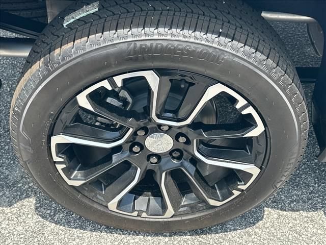New 2026 GMC Sierra 1500 Denali w/ Technology Package AWD/4WD image 16