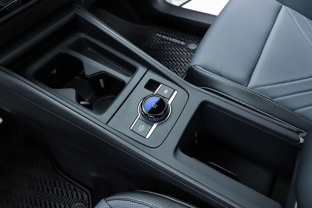 New 2026 Volkswagen Tiguan SE R-Line image 24