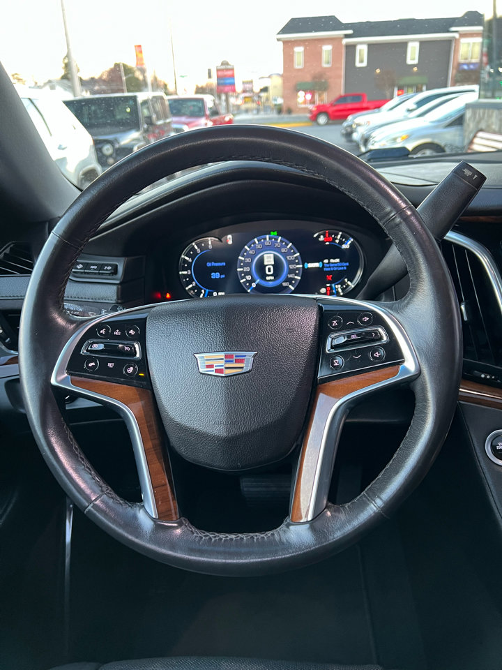 Used 2017 Cadillac Escalade Luxury image 17