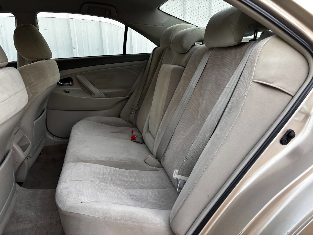 Used 2011 Toyota Camry LE image 37