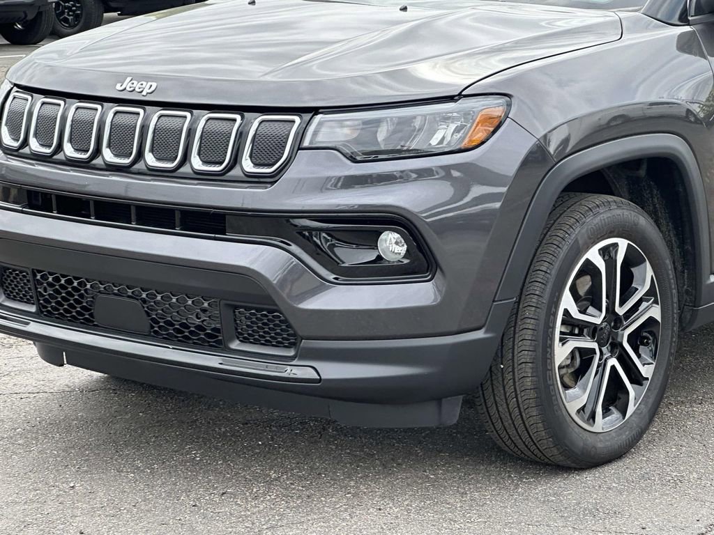 Used 2022 Jeep Compass Limited AWD/4WD image 8