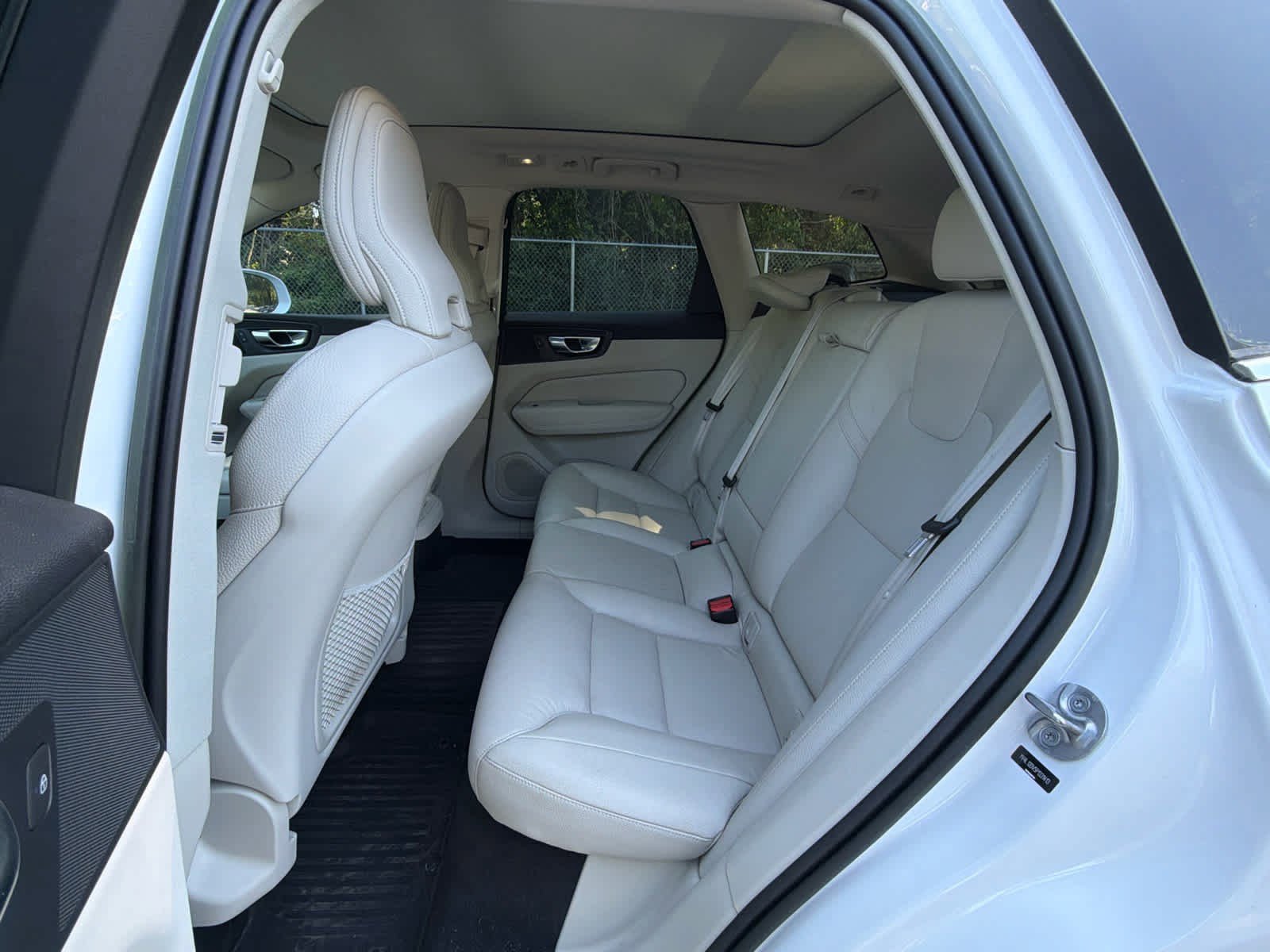 Used 2023 Volvo XC60 B5 Core w/ Climate Package image 24