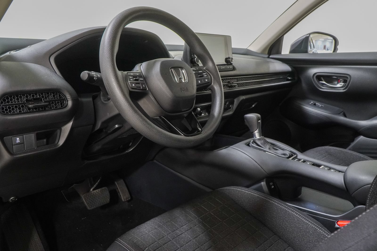Used 2024 Honda HR-V LX image 21