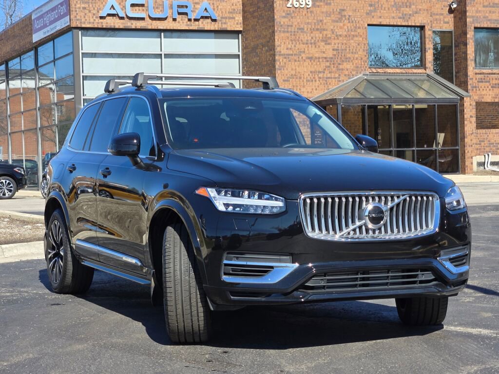 Used 2023 Volvo XC90 T8 Core image 10