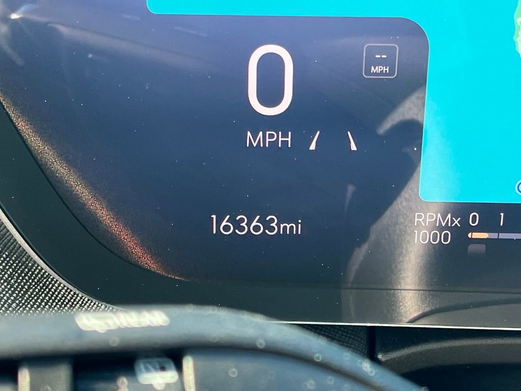 Used 2025 Buick Enclave Sport Touring image 17