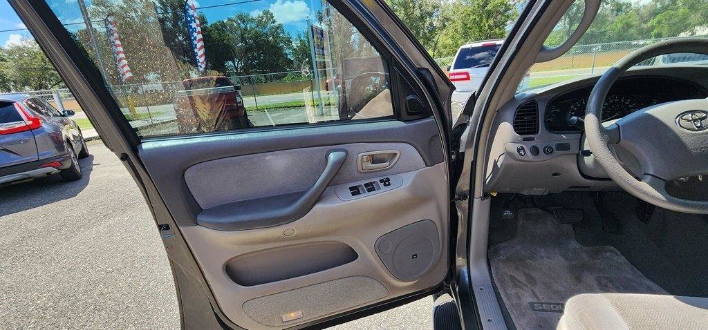 Used 2006 Toyota Sequoia SR5 RWD image 22