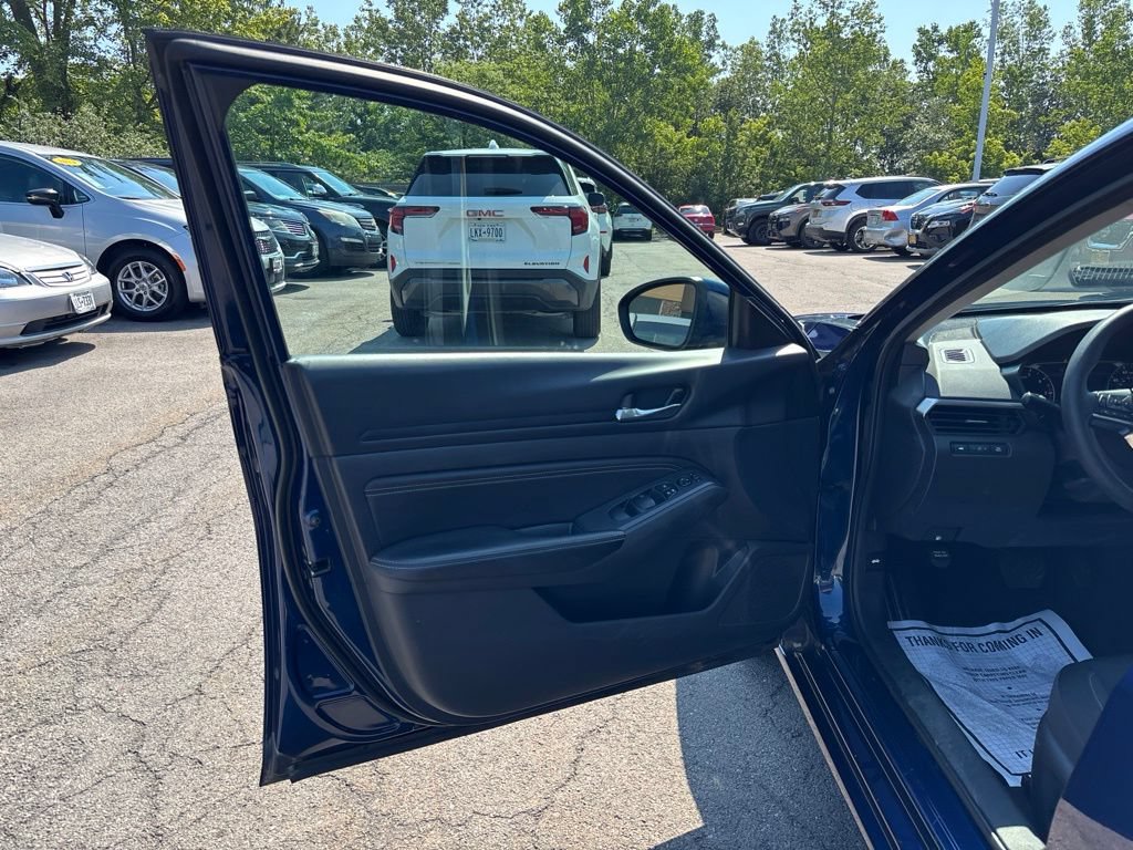 Used 2019 Nissan Altima 2.5 S FWD image 15