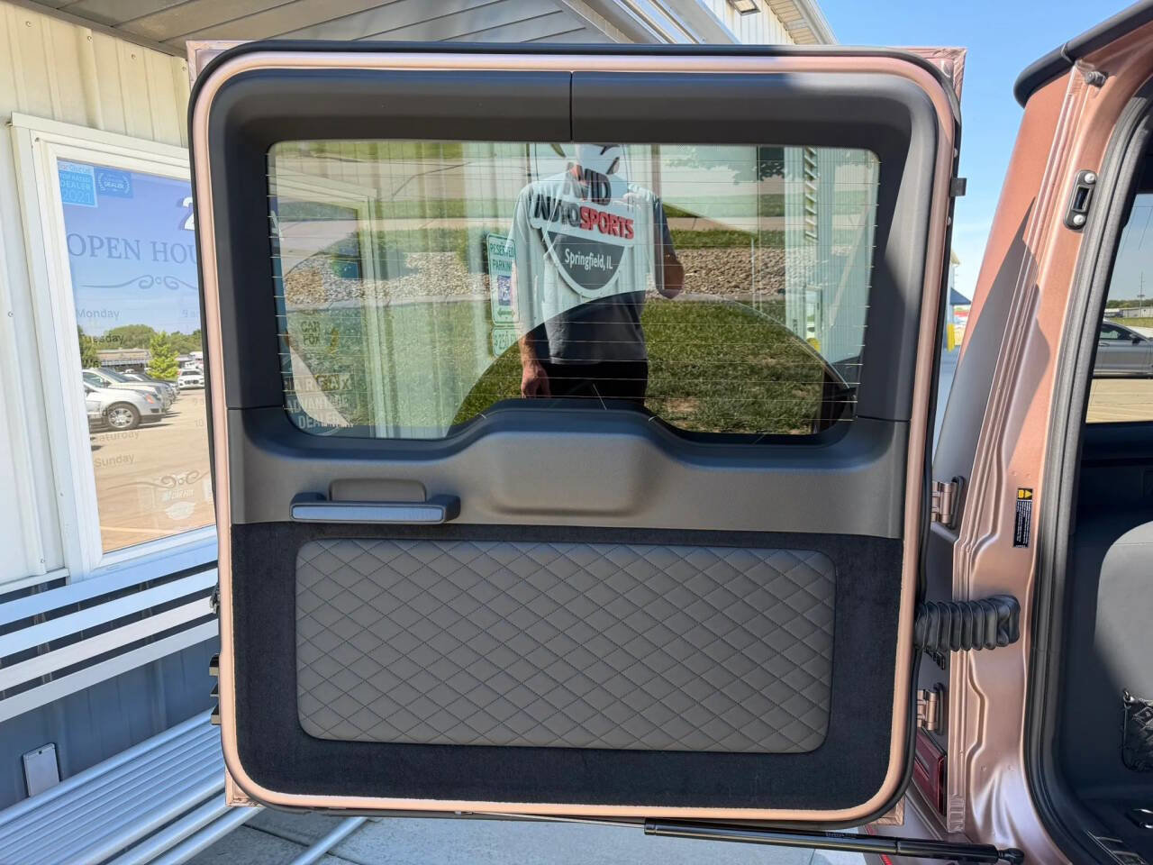 Used 2024 Mercedes-Benz G 550 image 29
