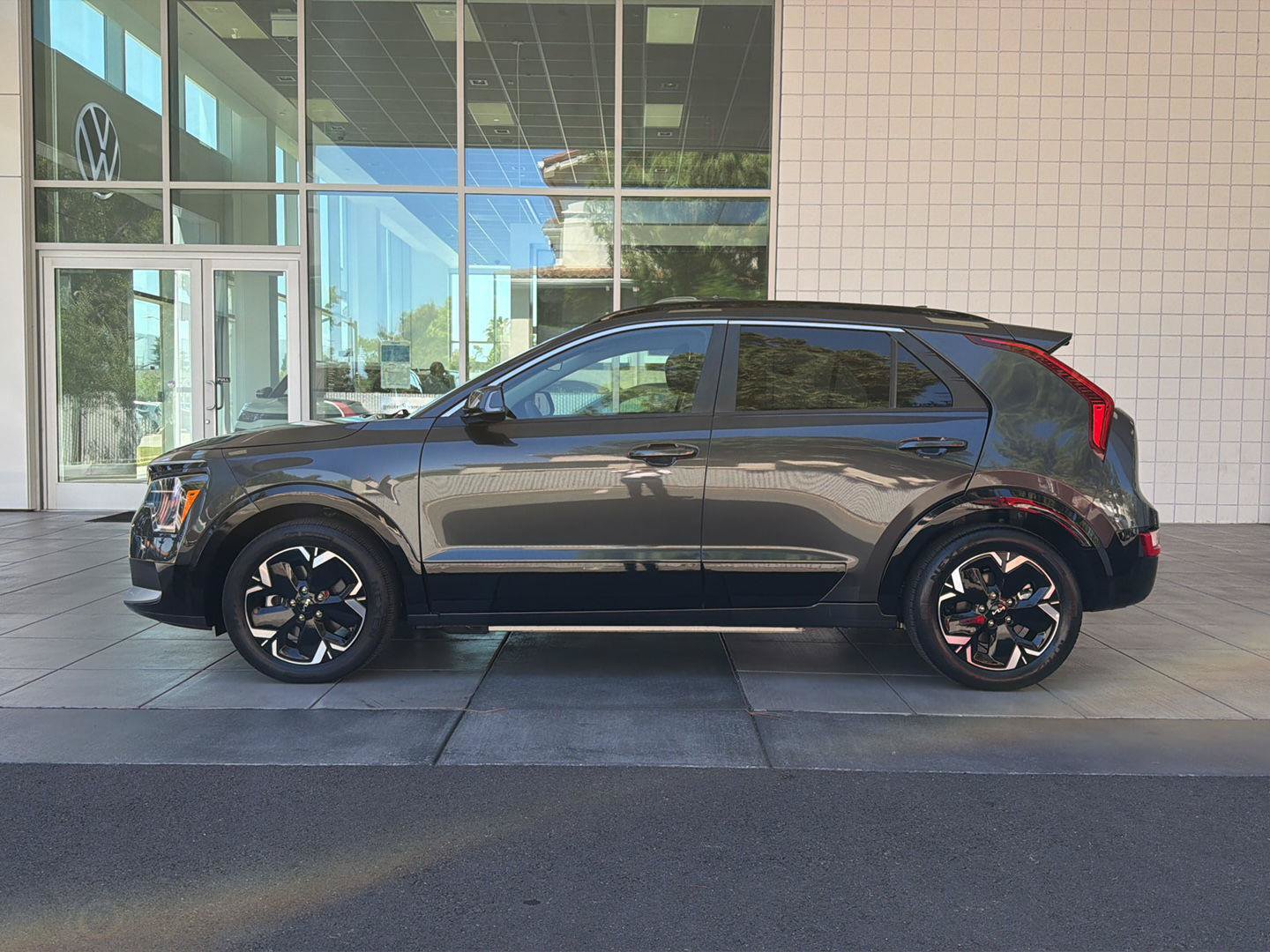 Used 2023 Kia Niro Wind FWD image 2
