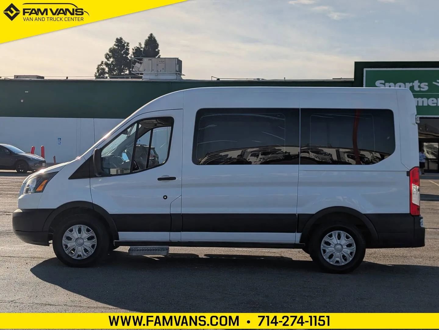 Used 2017 Ford Transit 150 XL RWD image 5