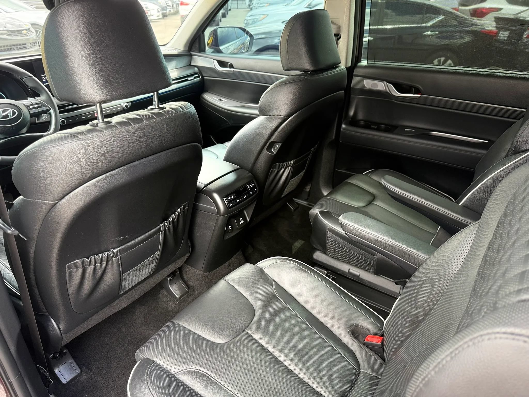 Used 2024 Hyundai Palisade Limited AWD/4WD image 15