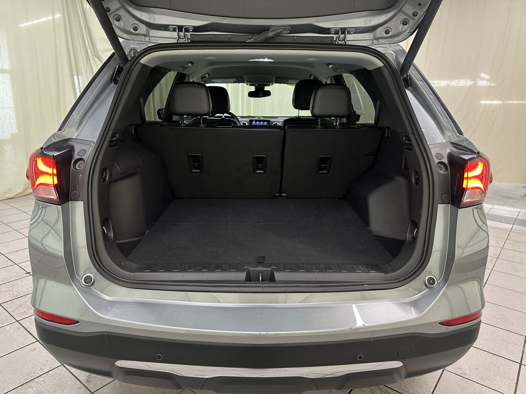 Used 2024 Chevrolet Equinox Premier FWD image 8