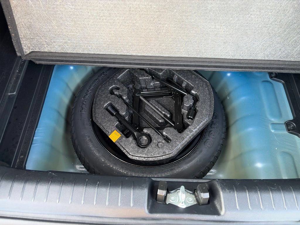 Used 2025 Hyundai Venue SEL FWD image 16