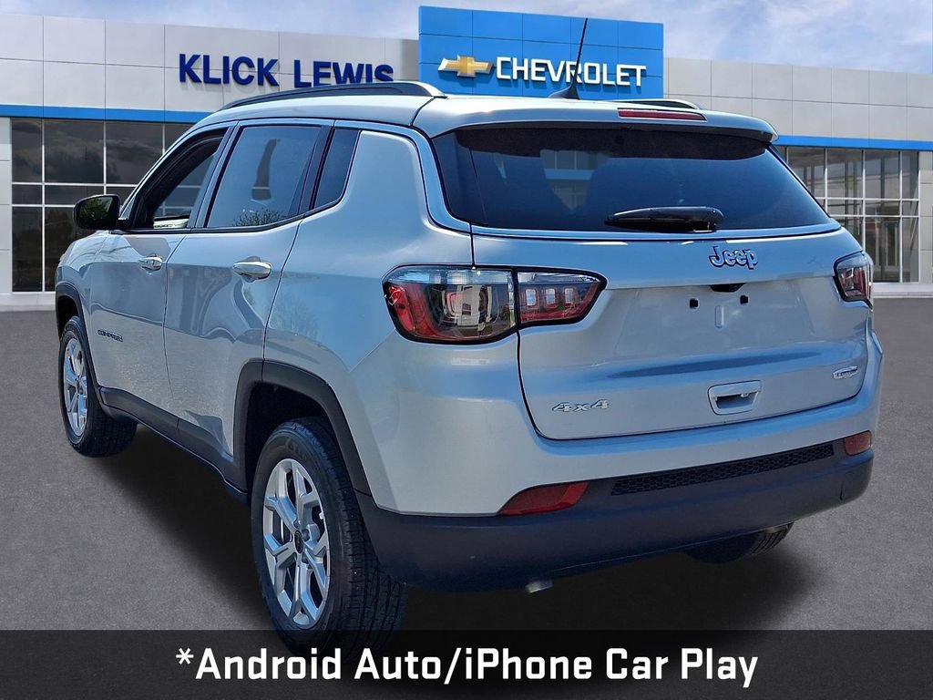 Used 2025 Jeep Compass Latitude AWD/4WD image 5
