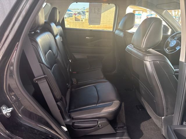Used 2024 Nissan Pathfinder SL w/ Black Appearance Package image 10