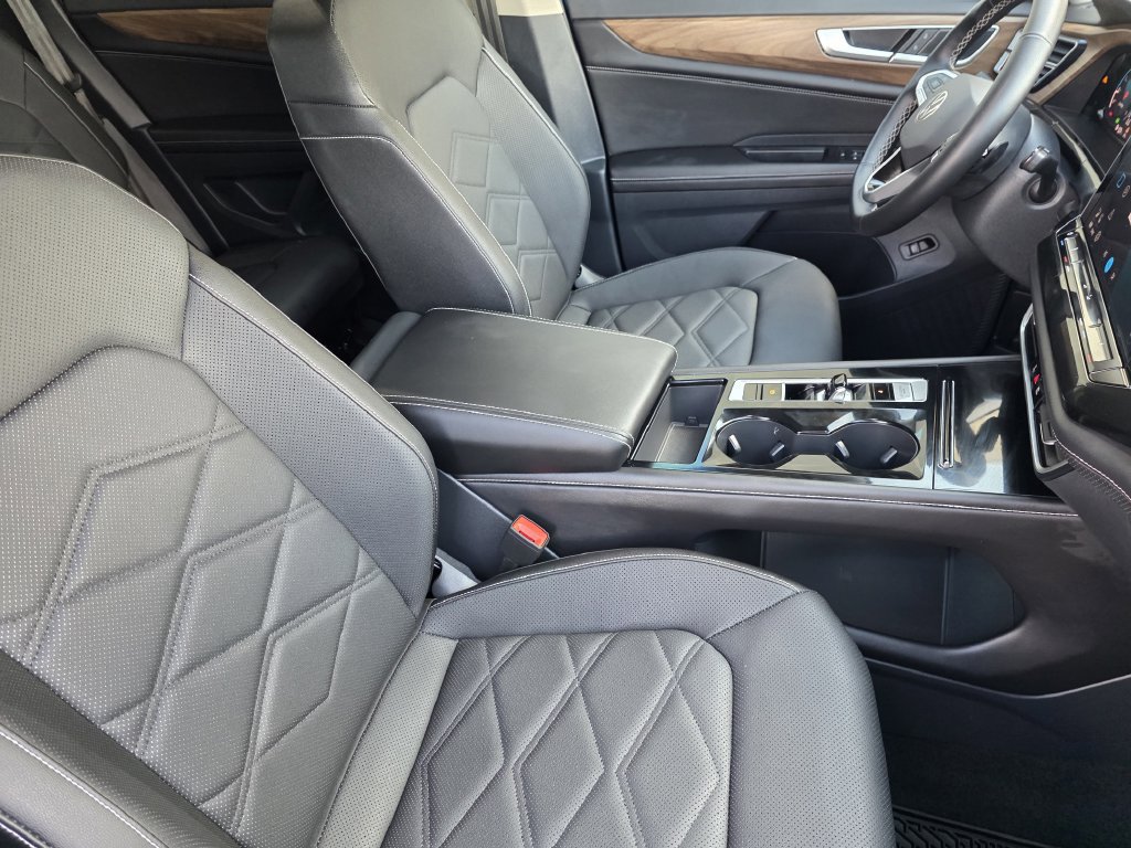New 2026 Volkswagen Atlas SE FWD image 12