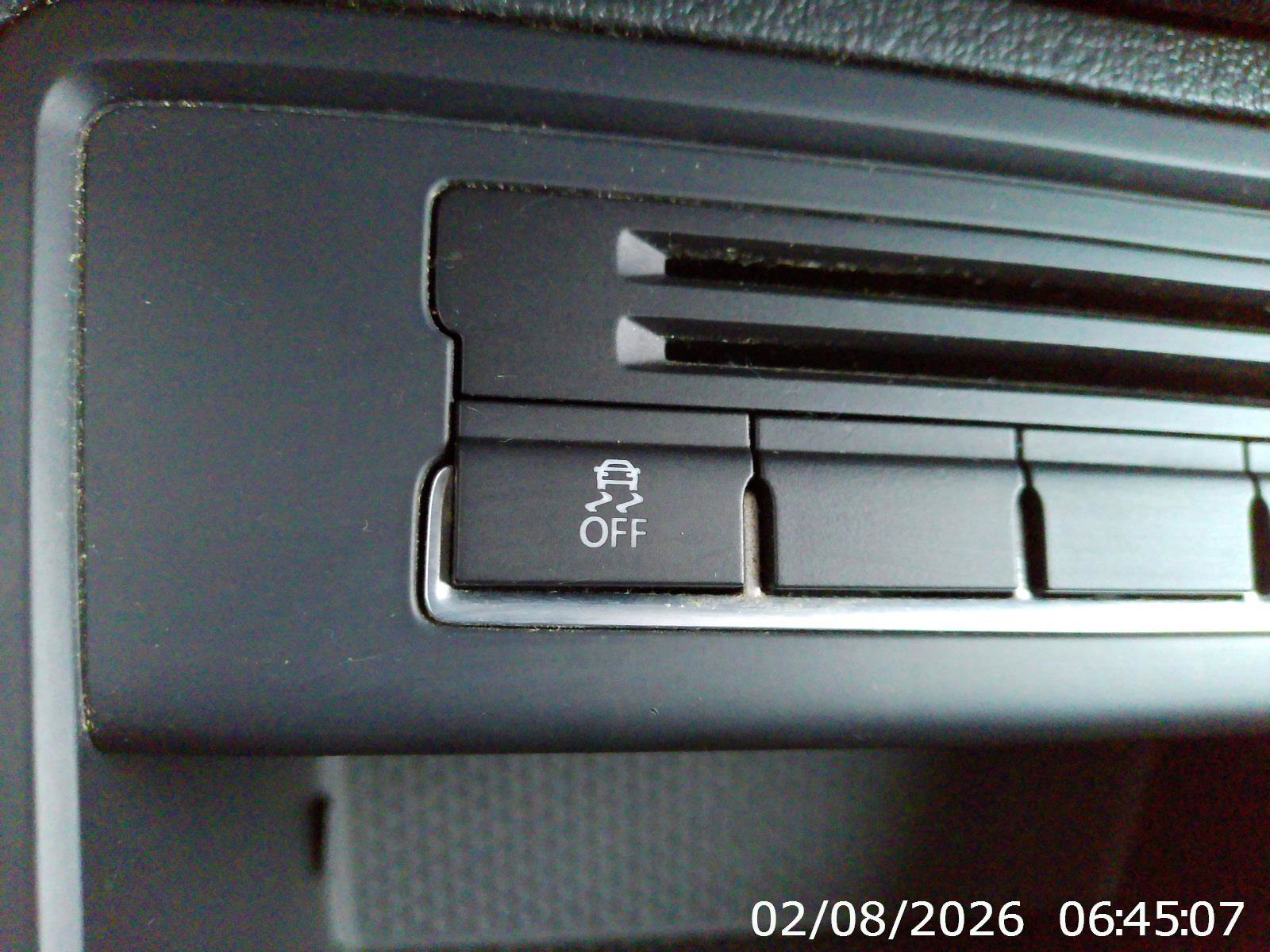 Used 2014 Volkswagen Tiguan SE image 8