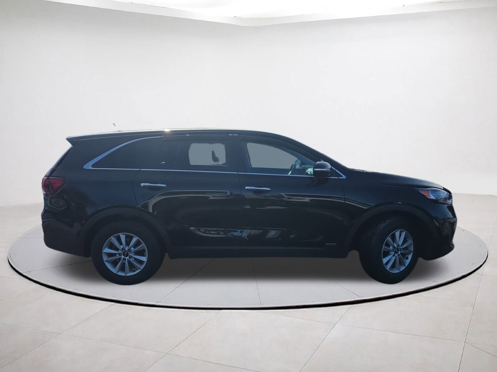Used 2019 Kia Sorento LX image 8