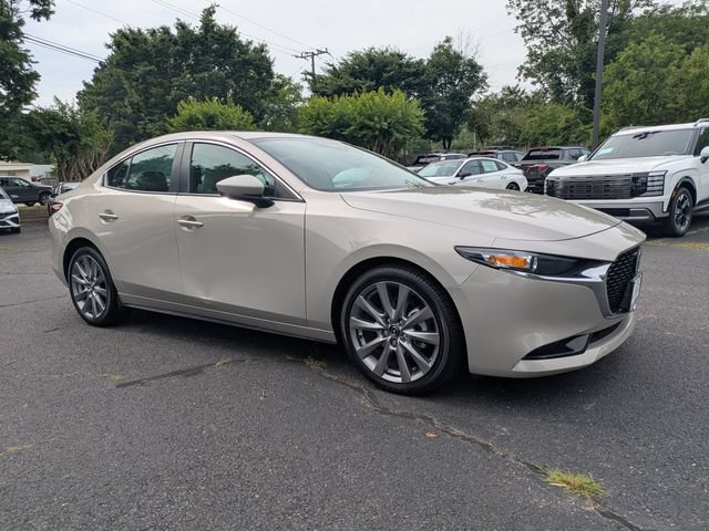 Used 2022 MAZDA MAZDA3 s FWD image 2