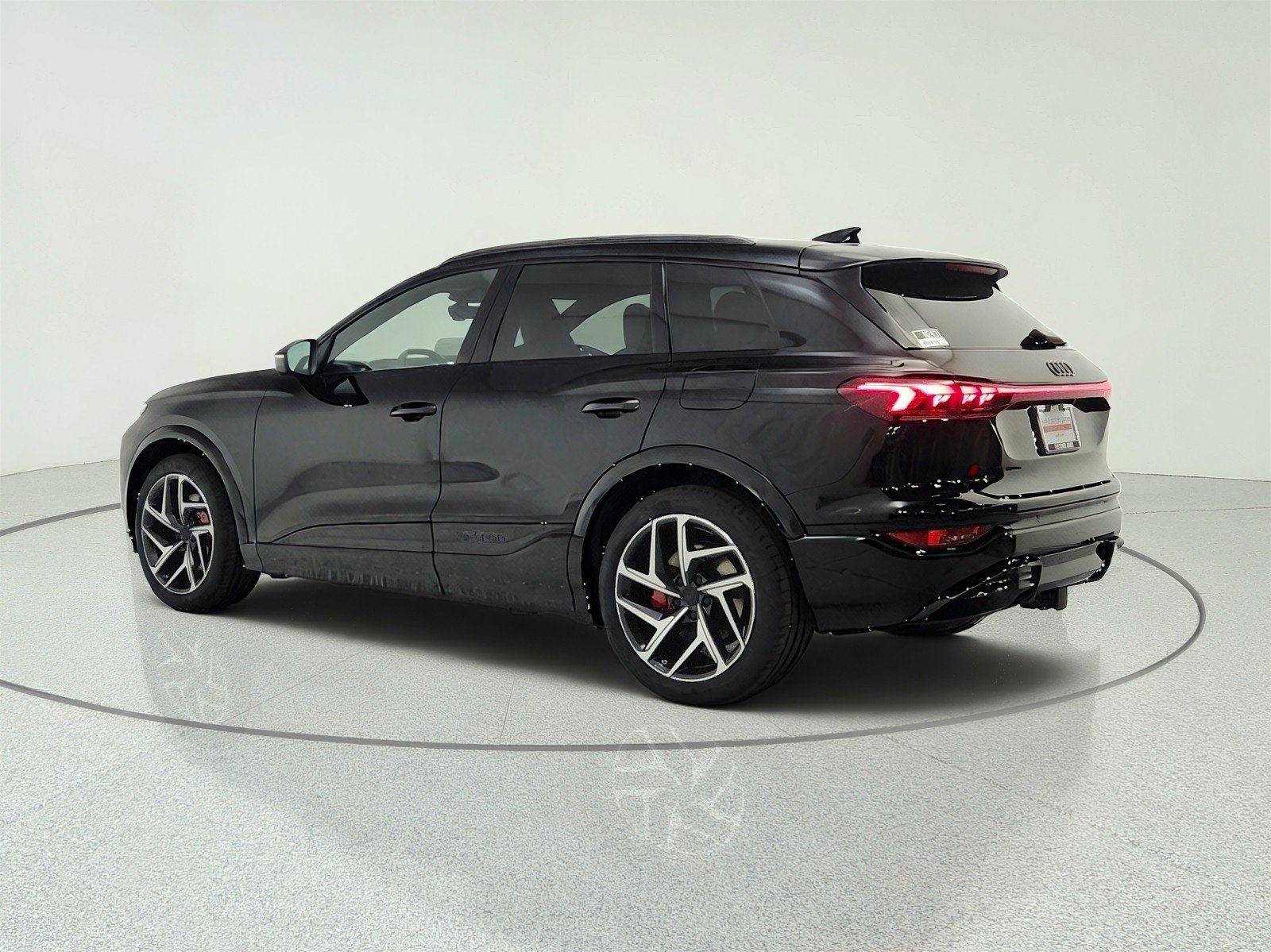 New 2027 Audi SQ6 e-tron Prestige AWD/4WD image 7