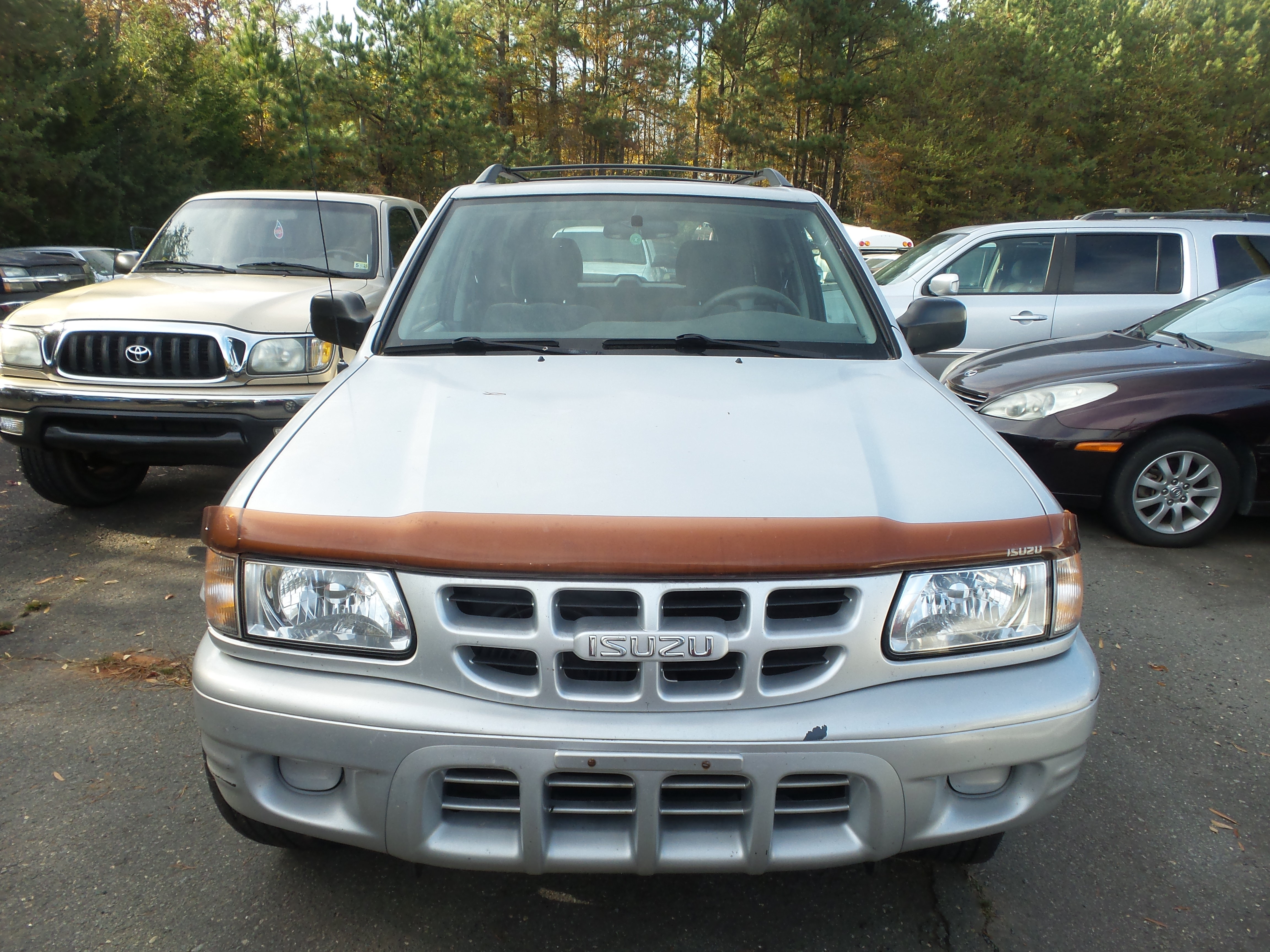 Used 2001 Isuzu Rodeo S RWD image 2