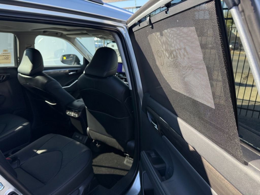 New 2025 Toyota Highlander Limited image 25
