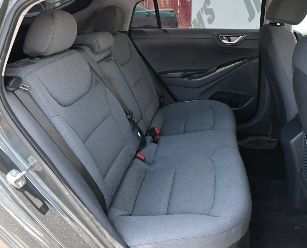 Used 2020 Hyundai Ioniq SE FWD image 12