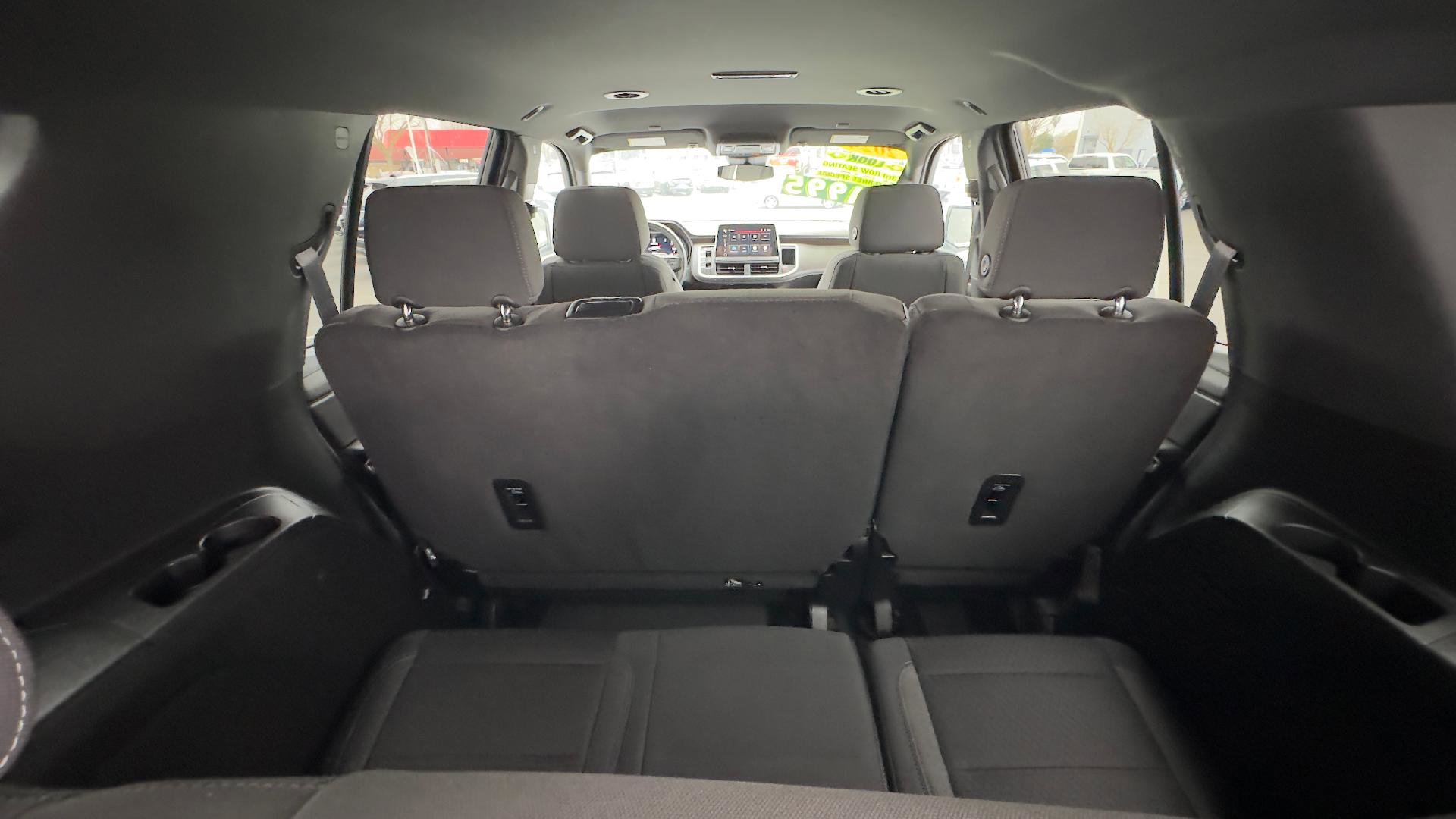 Used 2024 GMC Yukon SLE w/ Max Trailering Package image 8